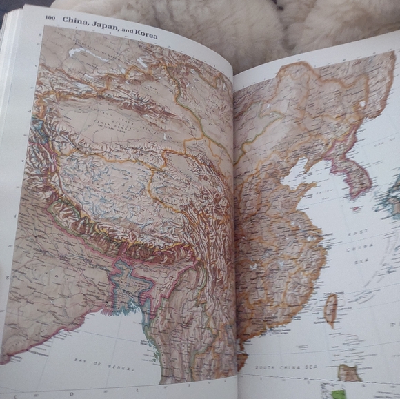 Atlas of the World hardcover book Readers Digest - Picture 10 of 16